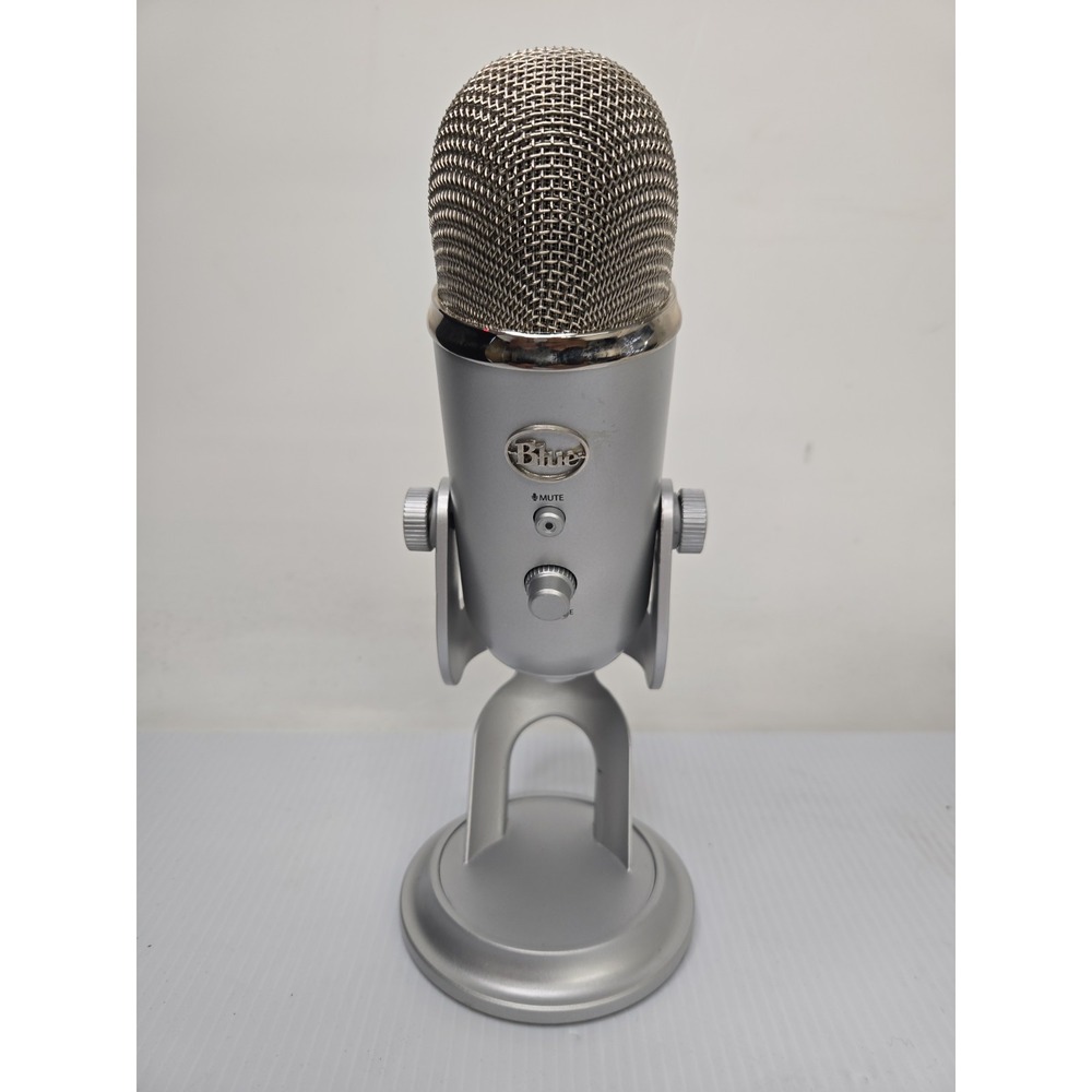 Blue Yeti Professional Multi-Pattern USB Condenser Microphone (Missing Cord)